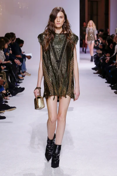 Look 12